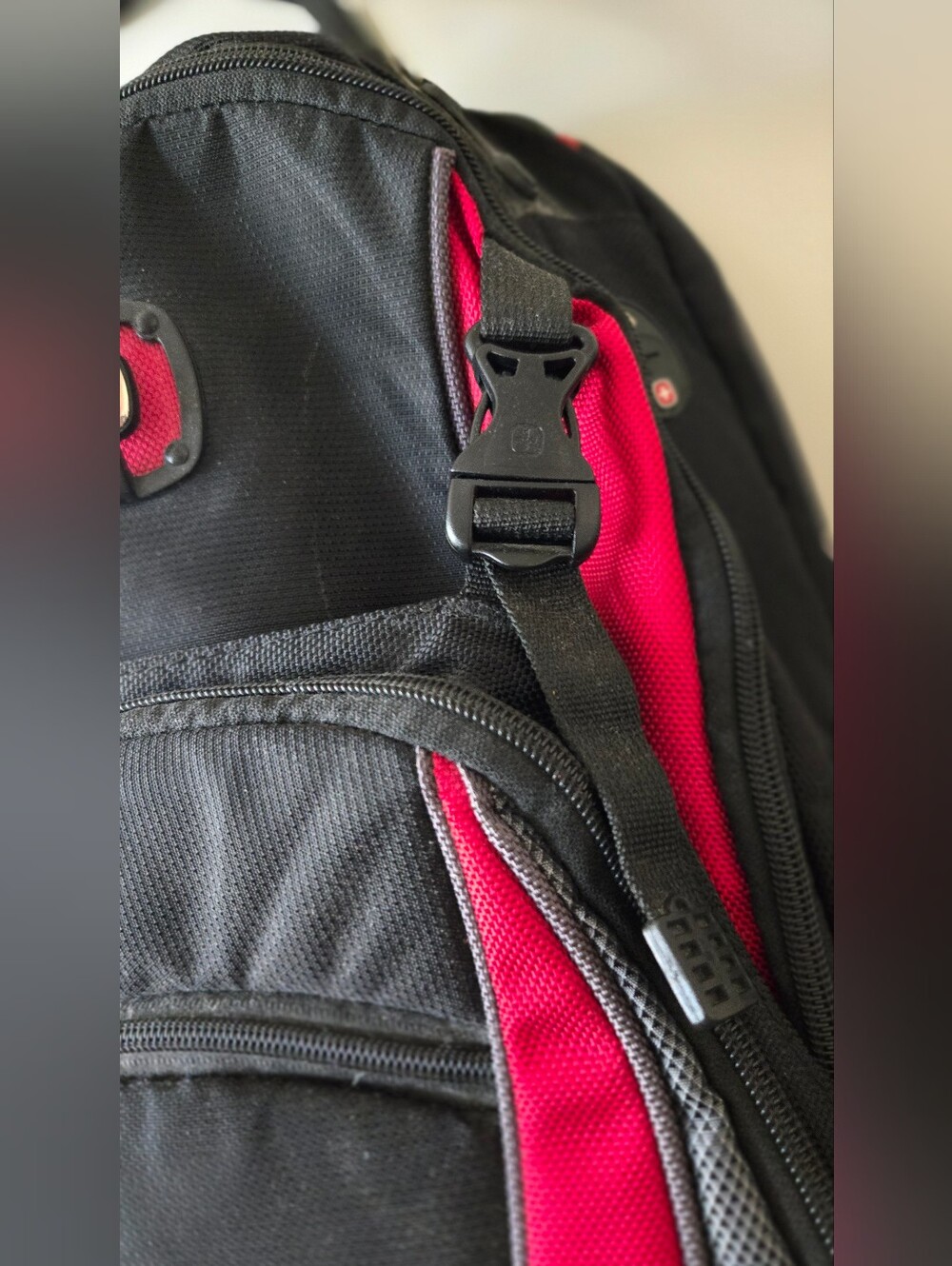 SwissGear Black & Red Men's Backpack - Durable Travel & Laptop Bag - Picture 5 of 13